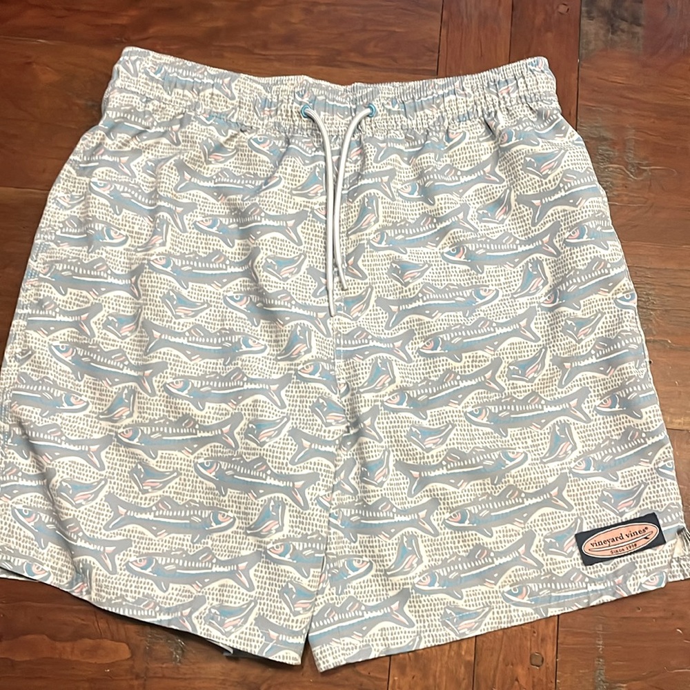 Boys Vineyard Vines Swimsuit Bathingsuit Shorts size L Lightly Used